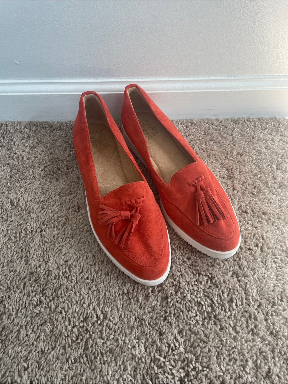 Women's Naturalizer Rosalie Suede Tassel Loafer Size 10